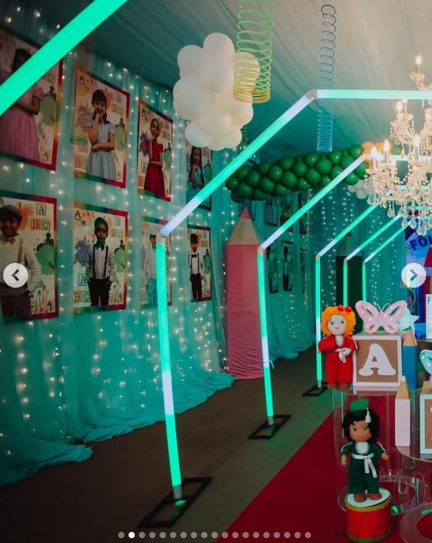 Decoración con luces LED y entrada temática